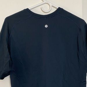 Men’s lululemon workout tee